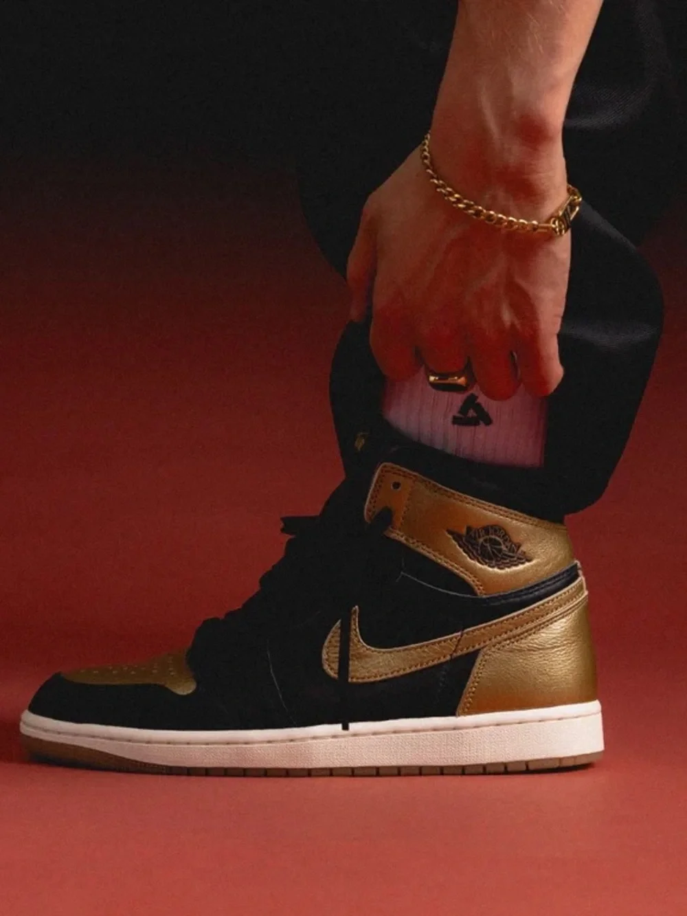 Air Jordan 1 Retro High OG Black Gold Men’s Sneakers Size 9 DZ5485-071 Shoes